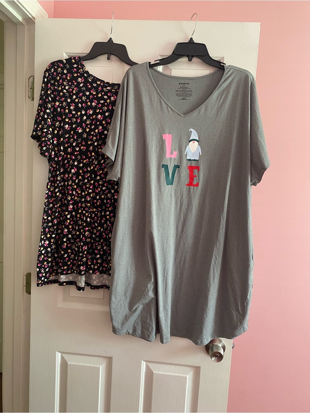 LOVE Gnome V-Neck Nightshirt - Gray